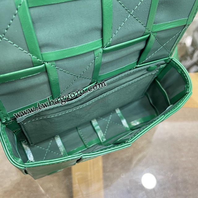 Bottega veneta高端女包 KF0023 寶緹嘉爆款賽車綠CASSETTE腰包 BV經典款四格腰包/胸包/斜挎包/單肩包  gxz1395
